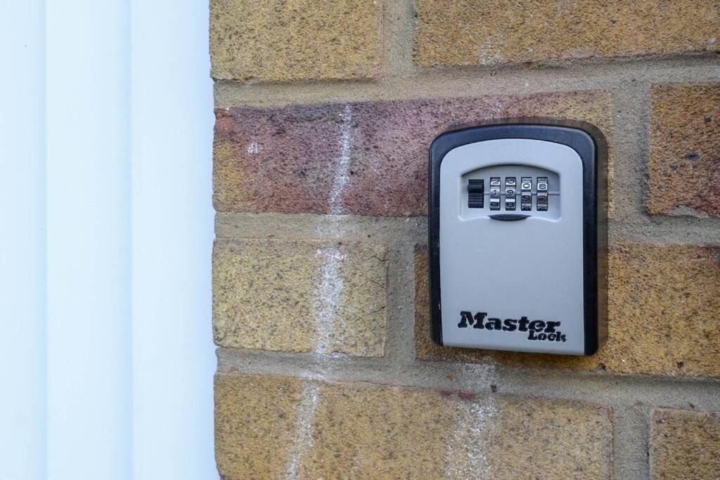 Potter'S Escape-Walking Distance From The Studios! Abbots Langley Exterior foto